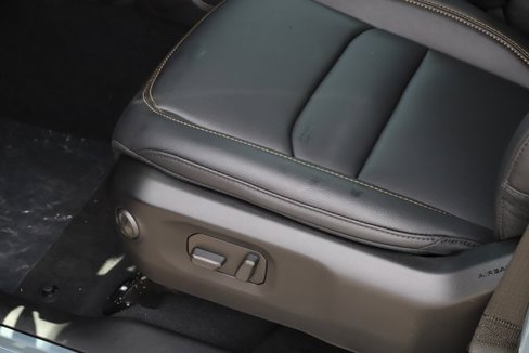 New 2025 Jeep Gladiator Sport image 16
