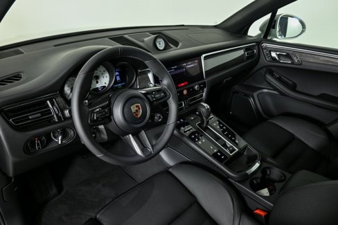 New 2026 Porsche Macan GTS image 4
