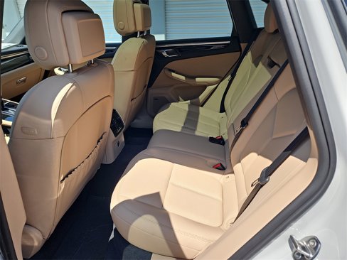 New 2026 Porsche Macan image 24