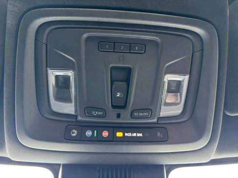 Used 2023 Chevrolet Silverado 1500 High Country w/ Technology Package image 31