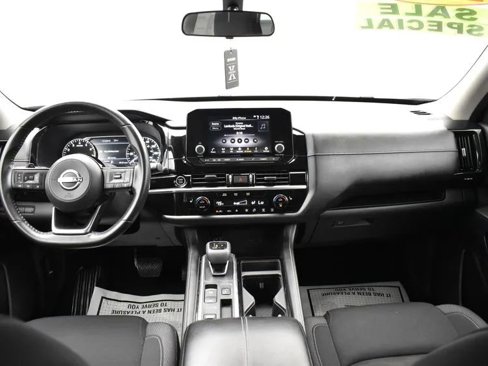 Used 2023 Nissan Pathfinder SV image 19