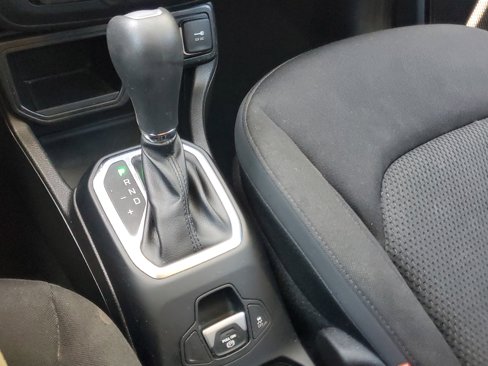 Used 2020 Jeep Renegade Altitude image 25