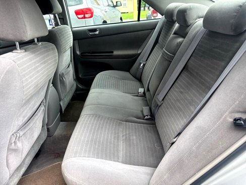 Used 2005 Toyota Camry LE image 16