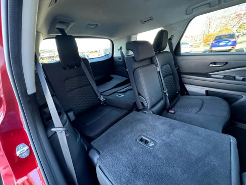 Used 2022 Nissan Pathfinder SV image 37