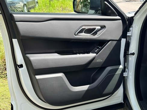 New 2026 Land Rover Range Rover Velar Dynamic SE image 17