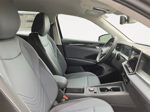 New 2025 Volkswagen Tiguan SE image 15