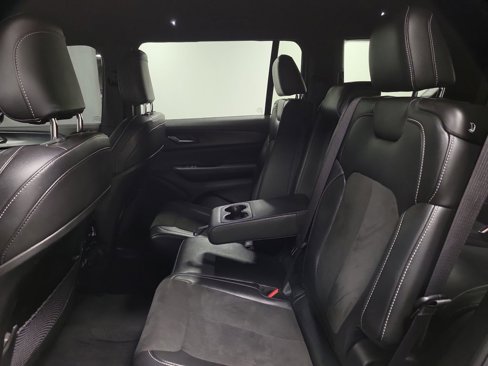 Used 2024 Jeep Grand Cherokee L Laredo image 19