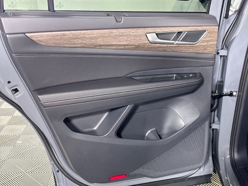 New 2025 Volkswagen Atlas SEL image 21