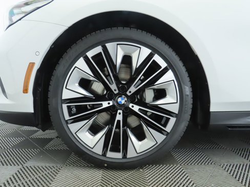 Used 2025 BMW 530i image 32