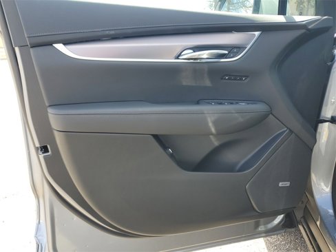 New 2025 Cadillac XT6 Luxury image 22