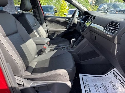 Certified 2024 Volkswagen Tiguan SE R-Line image 22