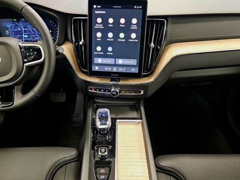 New 2026 Volvo XC60 B5 Ultra w/ Climate Package image 16