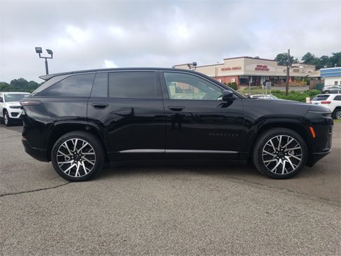 New 2025 Jeep Wagoneer Limited image 16
