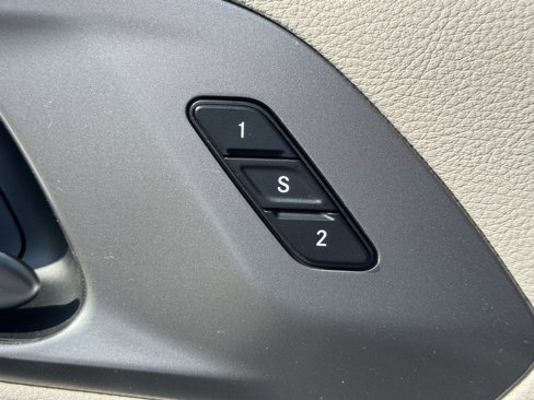 Used 2022 Chrysler Pacifica Touring-L image 26