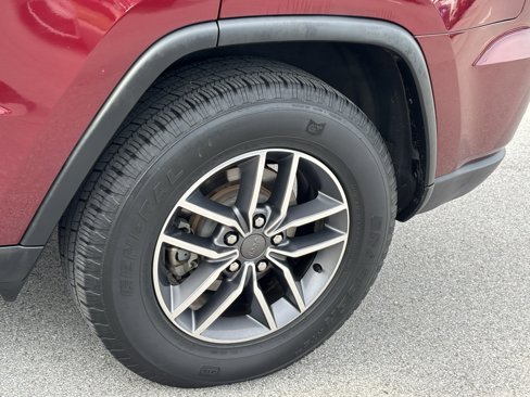 Used 2019 Jeep Grand Cherokee Laredo w/ Laredo X Package image 10