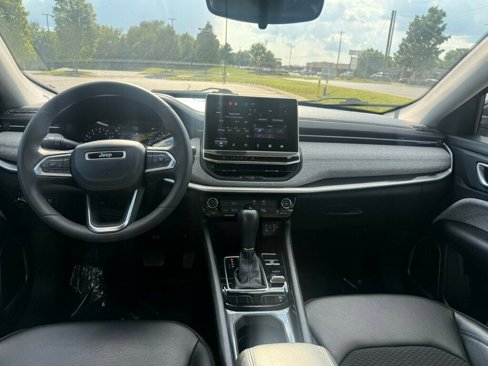 Used 2022 Jeep Compass Latitude image 12
