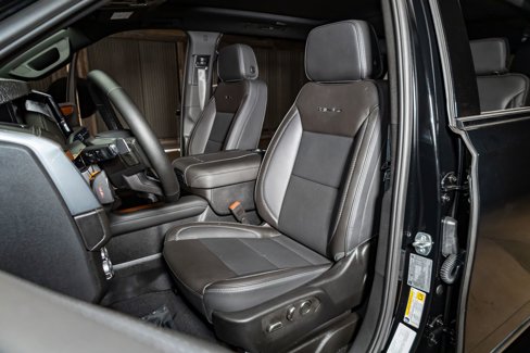 Used 2025 GMC Yukon XL Denali image 23