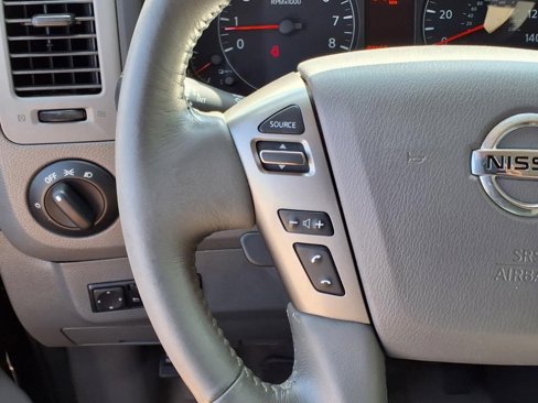 Used 2018 Nissan NV 3500 SL image 28