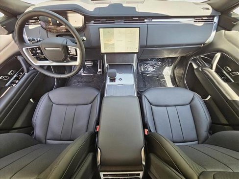 New 2025 Land Rover Range Rover Long Wheelbase SE image 17