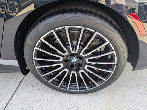 New 2025 BMW i7 eDrive50 w/ Premium Package image 6