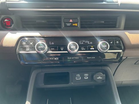 Used 2025 Honda Pilot Elite image 15