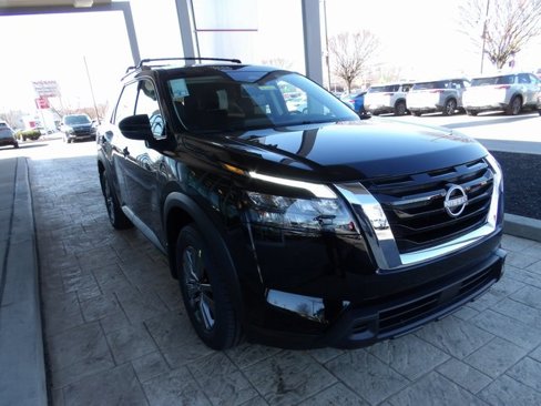 New 2025 Nissan Pathfinder SV image 3