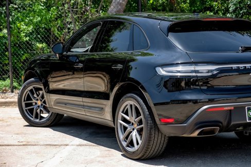 Used 2024 Porsche Macan w/ Premium Plus Package image 16