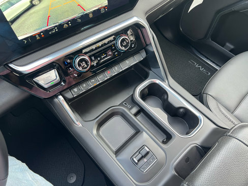 Used 2025 GMC Sierra 3500 Denali w/ Denali Reserve Package image 45