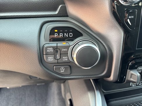 New 2026 RAM 1500 4x4 Crew Cab image 23