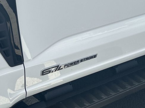New 2025 Ford F250 Lariat w/ Black Appearance Package image 38