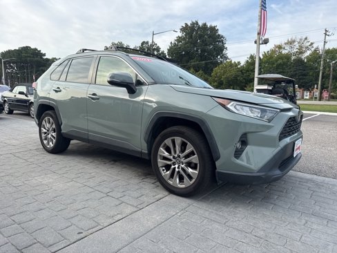 Used 2021 Toyota RAV4 XLE Premium image 8