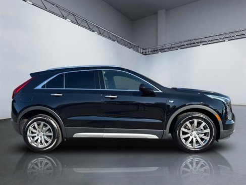 Used 2019 Cadillac XT4 Premium Luxury image 3
