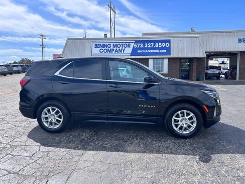 Used 2022 Chevrolet Equinox LT image 2