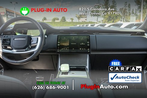 Used 2025 Land Rover Range Rover SV image 21