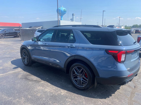 Used 2025 Ford Explorer ST image 9