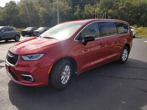New 2026 Chrysler Pacifica Select image 3