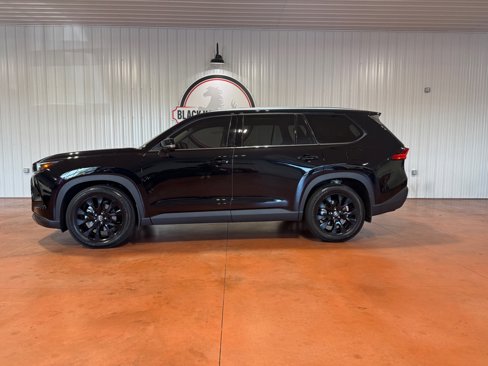 Used 2024 Toyota Grand Highlander XLE image 2
