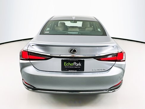 Used 2025 Lexus ES 300h w/ Premium Package image 7