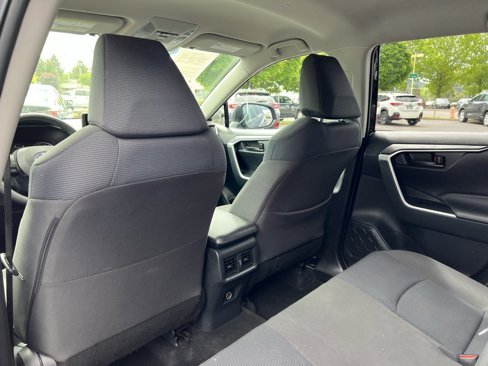 Used 2020 Toyota RAV4 LE w/ Carpet Mat Package image 27