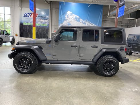 Used 2023 Jeep Wrangler Unlimited image 2