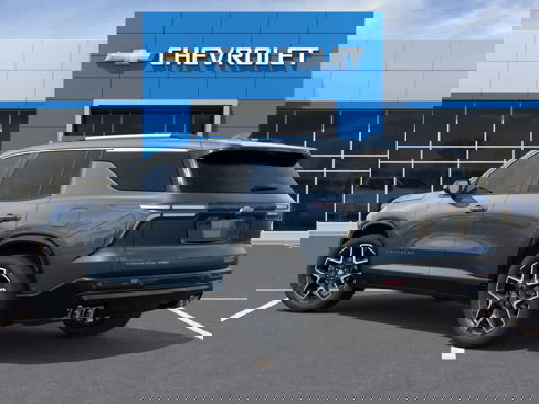 New 2026 Chevrolet Traverse High Country image 3