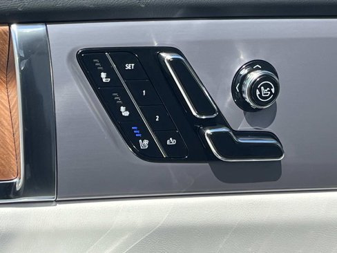 New 2026 Cadillac Vistiq Sport image 25