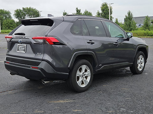 Used 2021 Toyota RAV4 XLE image 6