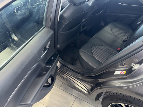 Used 2018 Toyota Camry SE image 29
