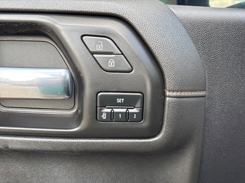Used 2023 GMC Sierra 2500 AT4 image 37