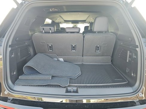 New 2026 Chevrolet Traverse RS w/ LPO, Floor Liner Package image 11