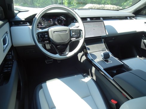 New 2026 Land Rover Range Rover Velar Dynamic SE image 19