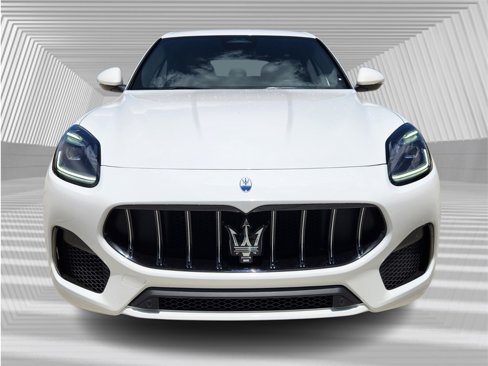 New 2025 Maserati Grecale GT image 3
