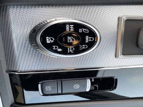 New 2025 Mitsubishi Outlander 4WD Plug-In Hybrid image 15