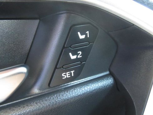 Used 2019 Toyota RAV4 XLE Premium image 22